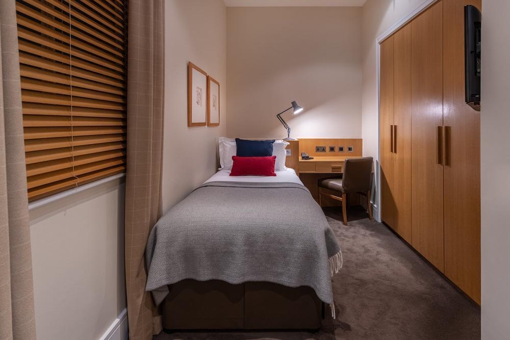 The Resident Kensington Hotel London Exterior photo