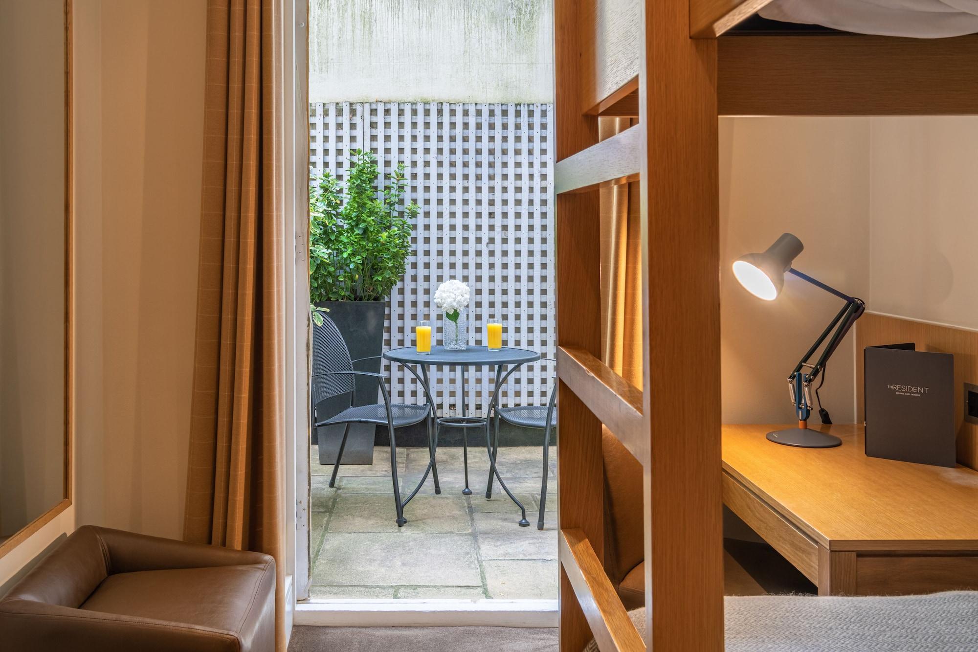 The Resident Kensington Hotel London Exterior photo