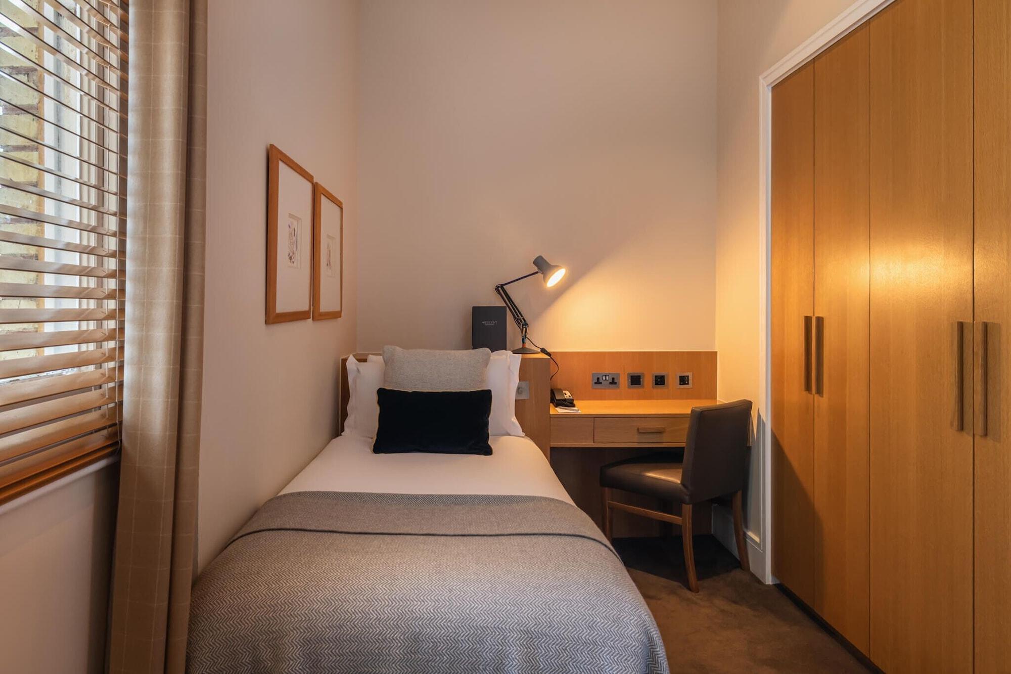 The Resident Kensington Hotel London Exterior photo