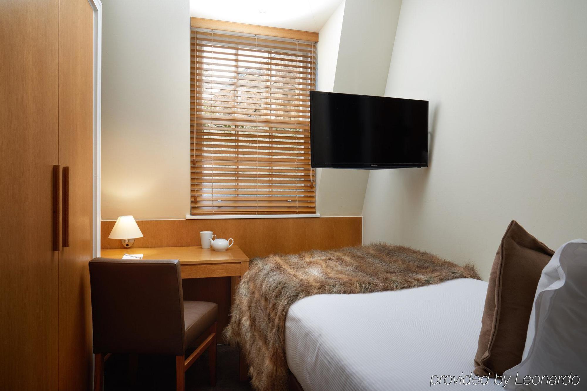 The Resident Kensington Hotel London Exterior photo